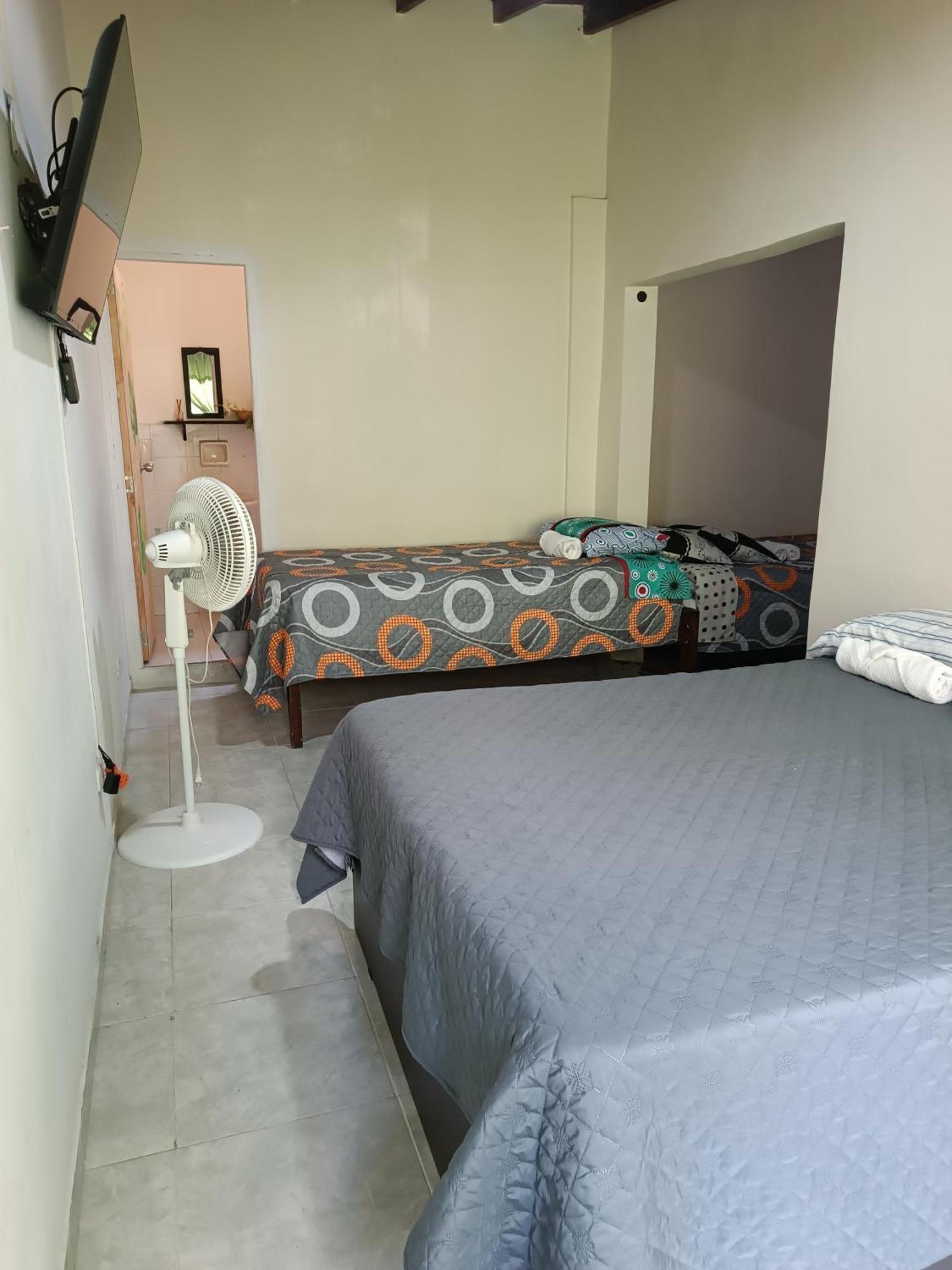 Pa Pasiar Hostal Medellin Room photo