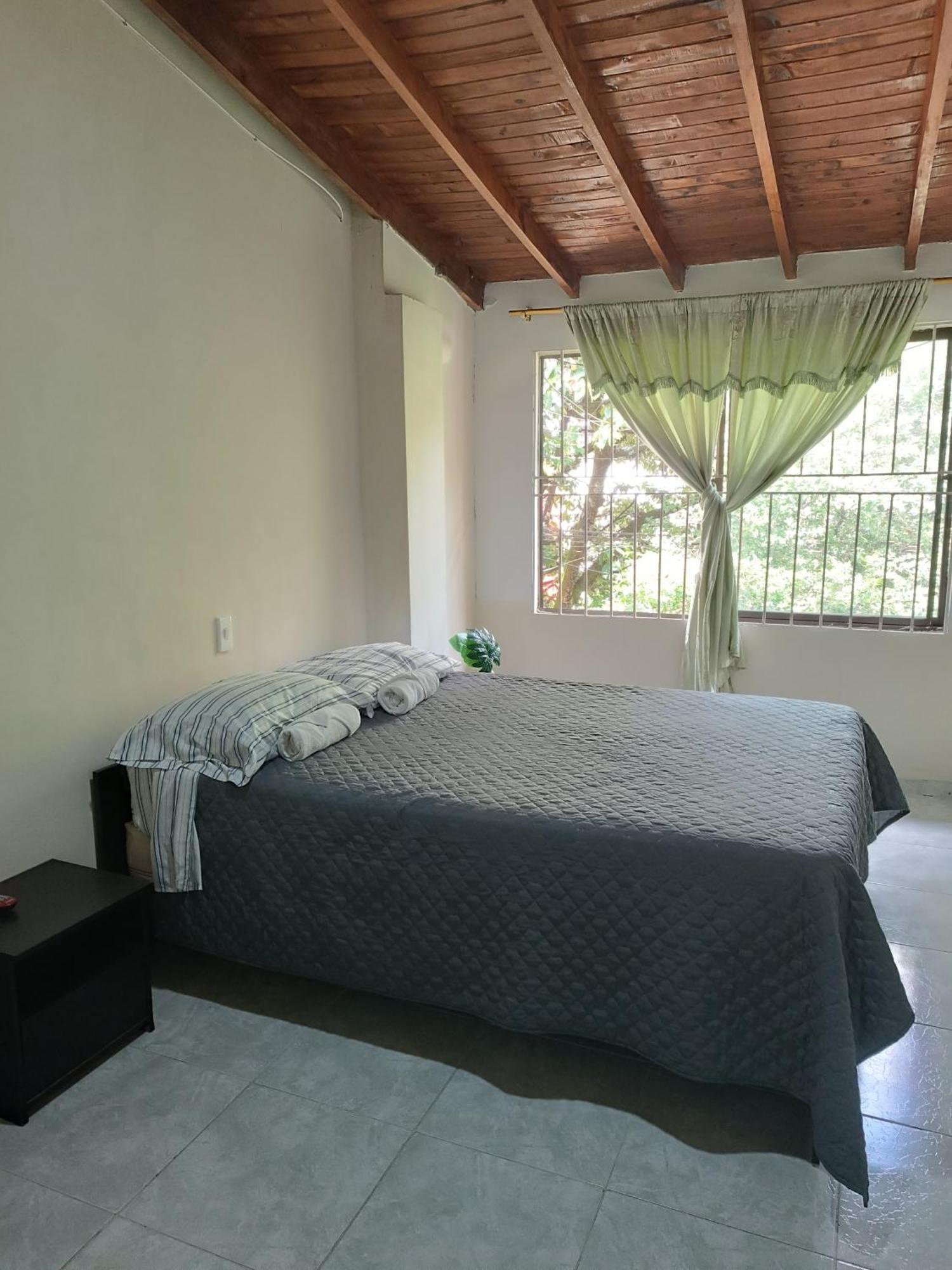 Pa Pasiar Hostal Medellin Room photo